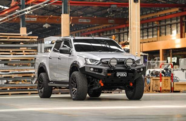 PIAK ELITE NO LOOP BLACK TOW POINTS BAR ISUZU D-MAX DMAX 
