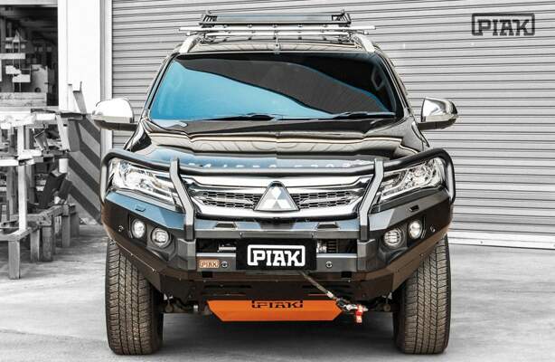 pajero piak bull bar black