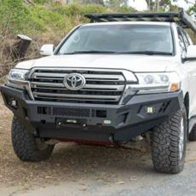 EFS Xcape Bumper Bar To Suit Toyota Land Cruiser 200