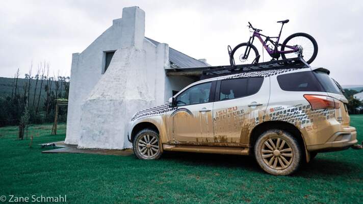 front runner mux mu-x slimline roof rack kit isuzu