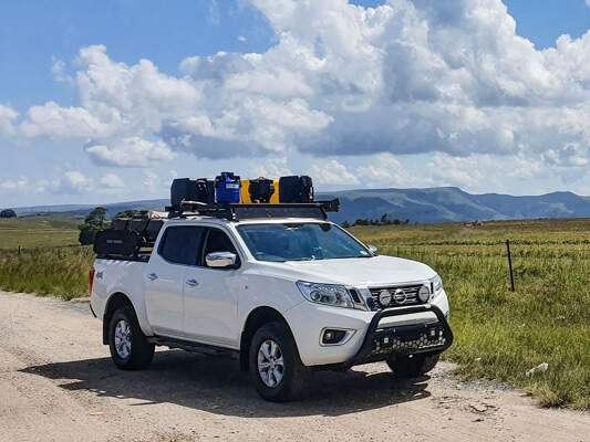 front runner nissan navara d23 3rd gen slimline roof rack kit