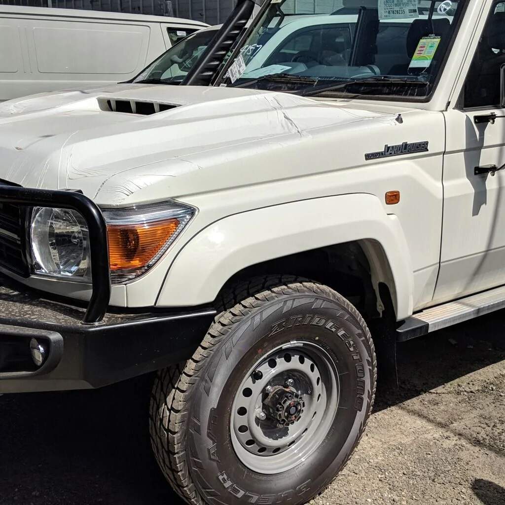 To suit Toyota Landcruiser 70 Series 2008+ Front EGR Fender Flares White